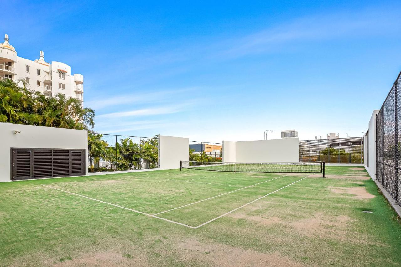 Sierra Grand Broadbeach - Self Contained & Privately Managed Apartments โกลด์โคสต์ ภายนอก รูปภาพ