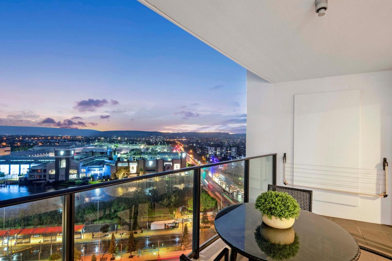 Sierra Grand Broadbeach - Self Contained & Privately Managed Apartments โกลด์โคสต์ ภายนอก รูปภาพ