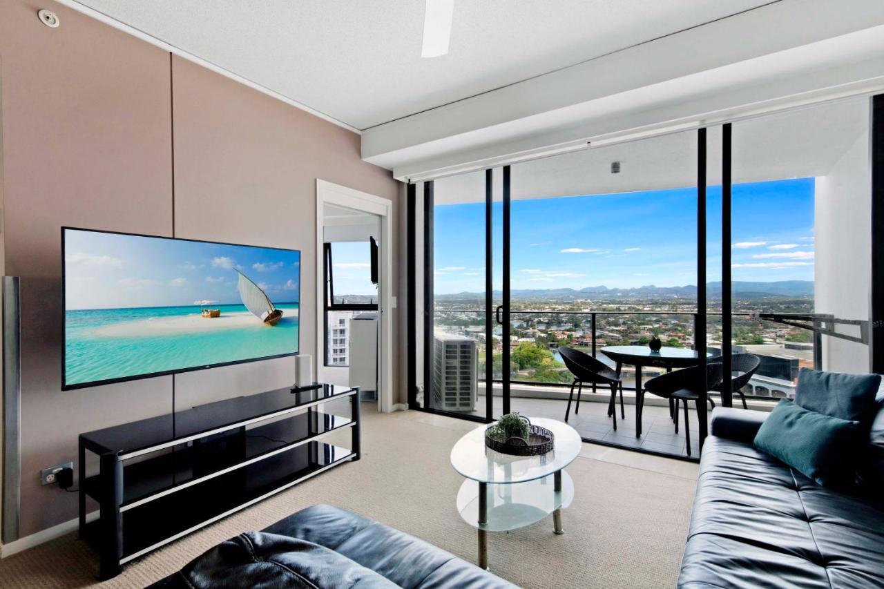 Sierra Grand Broadbeach - Self Contained & Privately Managed Apartments โกลด์โคสต์ ภายนอก รูปภาพ