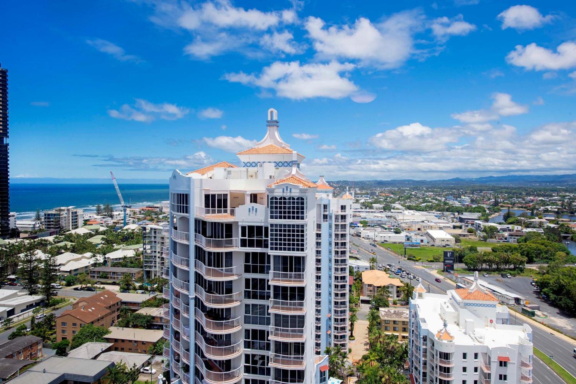 Sierra Grand Broadbeach - Self Contained & Privately Managed Apartments โกลด์โคสต์ ภายนอก รูปภาพ