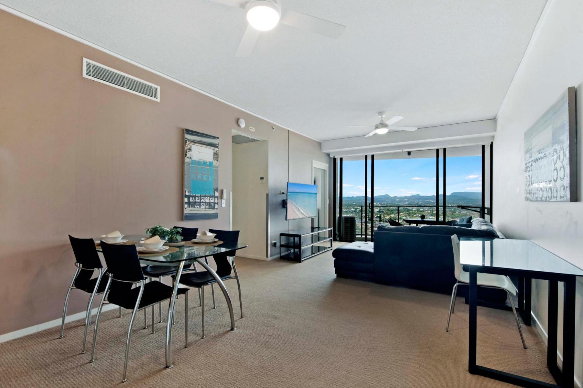 Sierra Grand Broadbeach - Self Contained & Privately Managed Apartments โกลด์โคสต์ ภายนอก รูปภาพ